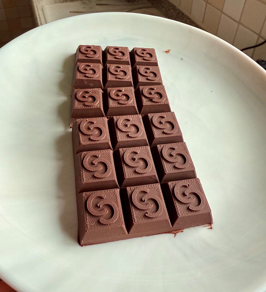 How to Make Custom Chocolate Bars with Your Logo Using a 3D Printer